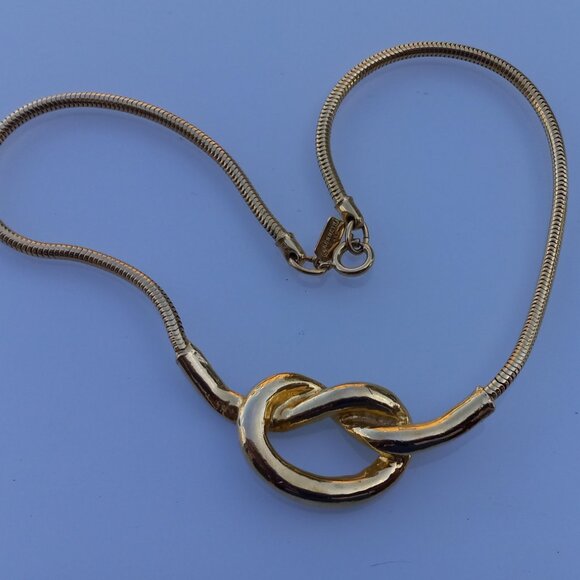 "KENNETH LANE" Black and Gold Choker Collar Necklace Enameled Infinity Knot - Picture 15 of 16